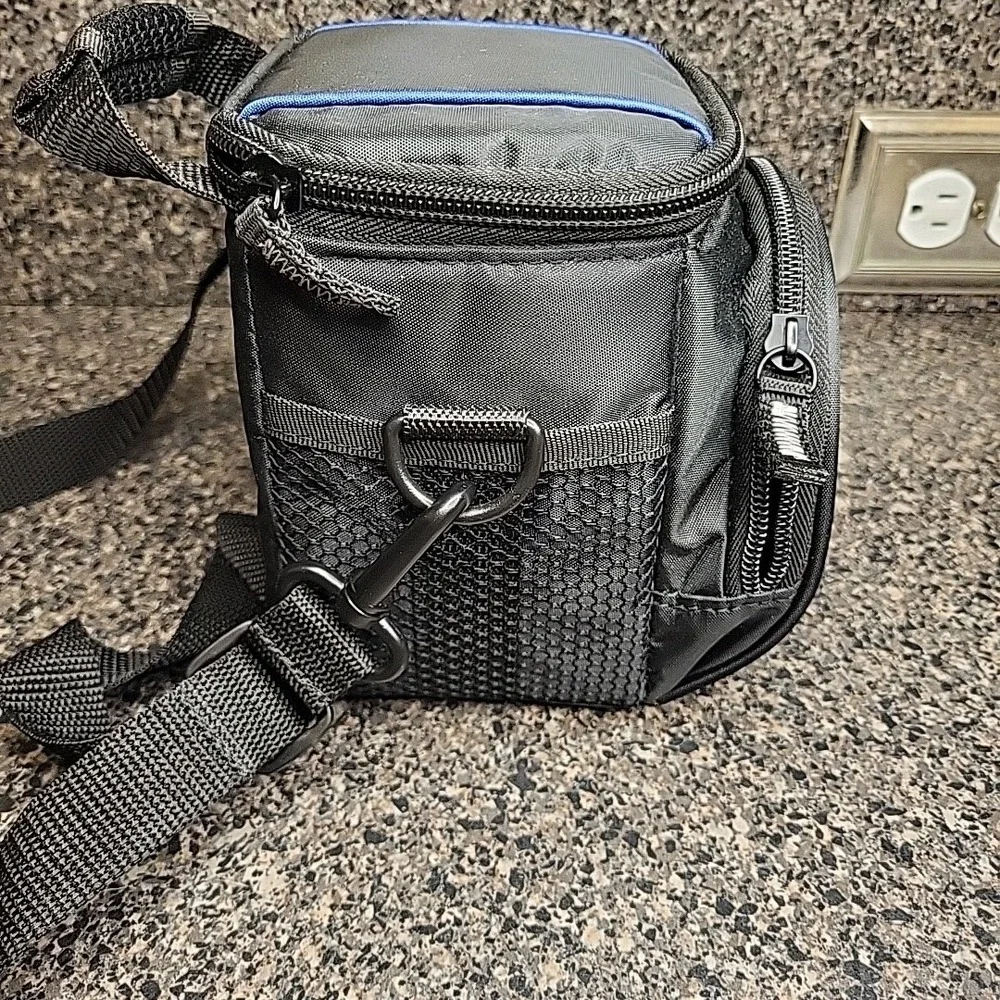 Case Logic Camera Case‎ 4 x 6 Black with Strap EUC